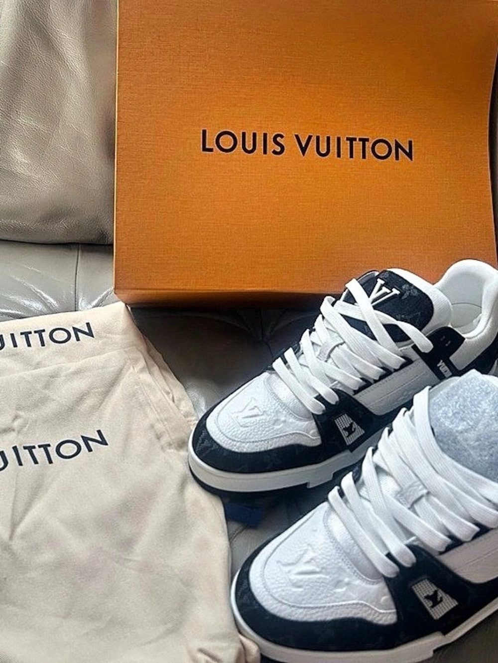 Louis Vuitton Trainer Men's Black/White Monogram Leather Low Top Sneakers 8.5 VL